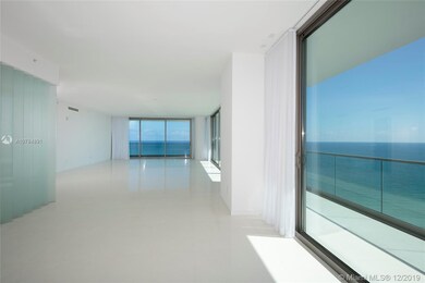 LIVING & DINING ROOM