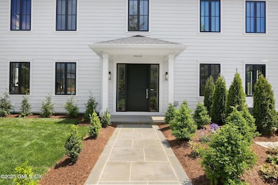 1-web-or-mls-148-e-elm-st-unit-a