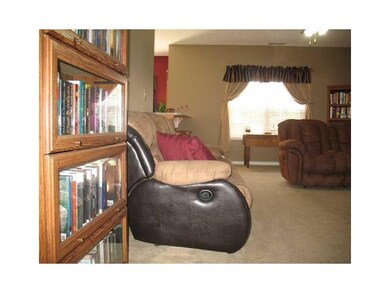 2836 Limber Pine Dr, Whiteland, IN 46184 - photo 6