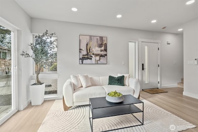 14306 Roslyn Place N, Seattle, WA 98133 - photo 3