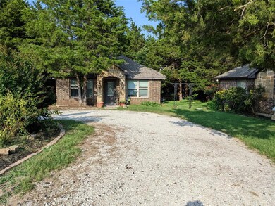 638 Cemetery Rd, Decatur, TX 76234 - photo 5