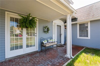 421 Corey Ln, Middletown, RI 02842 - photo 4