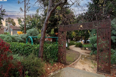 3047 Halcyon Ct, Berkeley, CA 94705 - photo 6