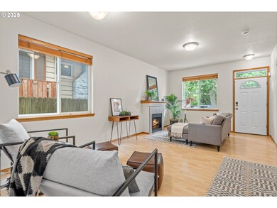 Living Room/Entrance