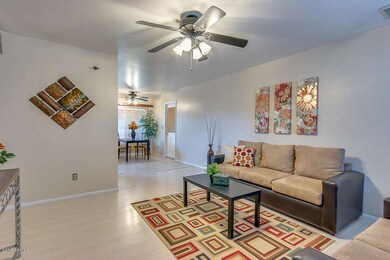 02 4620 S Parkside Family Room