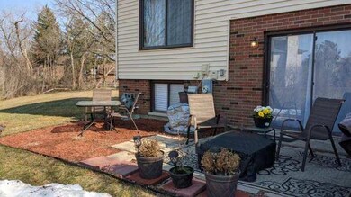 18525 Meadow Ln, Hazel Crest, IL 60429 - photo 2