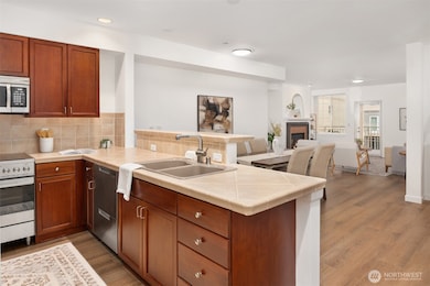 Library Square unit 407, Bellevue, WA 98004 - photo 2