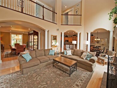OPEN, AIRY AND BRIGHT FAMILY ROOM OPEN TO DINING A