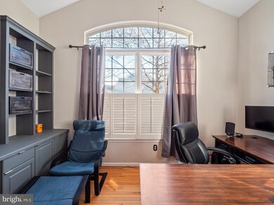 26166 Murrey Dr, Chantilly, VA 20152 - photo 5