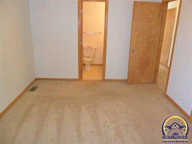 1731 SW Valley View Ct, Topeka, KS 66615 - photo 5