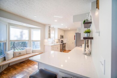 Eat-in Kitchen