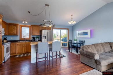 300 Maverick Dr, Mankato, MN 56001 - photo 3