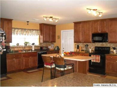 Beautiful LARGE kitchen with Oak Cabinets and tile