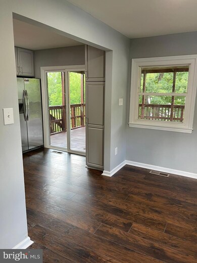 610 W Nettle Tree Rd, Sterling, VA 20164 - photo 5