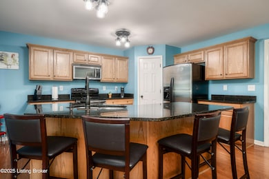 6038 Pebble Creek Dr, Floyds Knobs, IN 47119 - photo 4