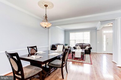 2207 Vantage Dr, Woodbridge, VA 22191 - photo 5