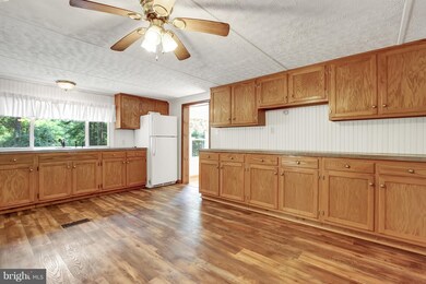 13554 Woodmont Rd, Hancock, MD 21750 - photo 7