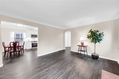 5840 Queens Hwy, Parma Heights, OH 44130 - photo 2