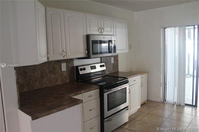 2735 W 60th Place unit 104, Hialeah, FL 33016 - photo 2
