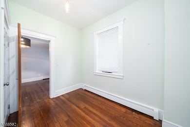 9 Kling St unit 2, West Orange, NJ 07052 - photo 4