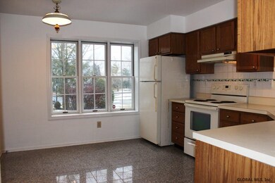 8 Deerwood Ct, Albany, NY 12208 - photo 6