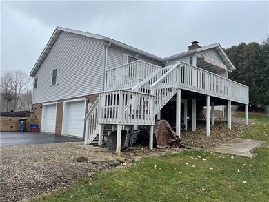 Well constructed deck with plenty of space for out door entertaining.