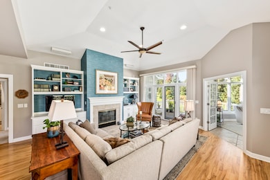 845 Lake Rd unit D, Brookfield, WI 53005 - photo 7