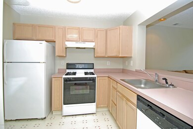 53 Phoenix Ct, Tinton Falls, NJ 07712 - photo 3