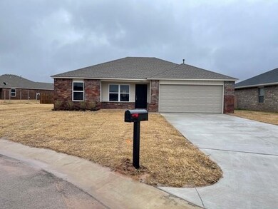1905 Glenbrook Dr, Shawnee, OK 74804 - photo 2