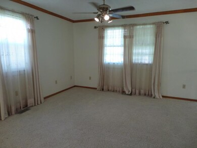 RELAX IN YOUR LARGE LIVINGROOM