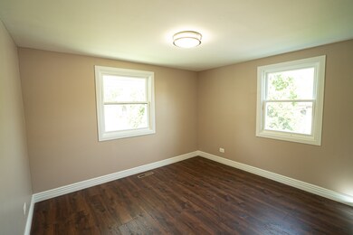 102 Pecos Cir, Carpentersville, IL 60110 - photo 5