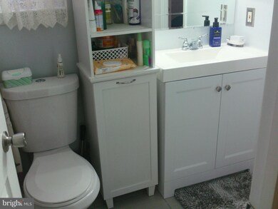 7102 Meadow Green Terrace, Hyattsville, MD 20785 - photo 6