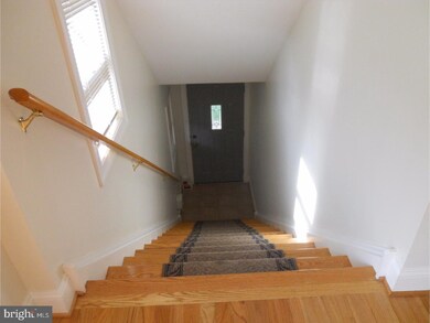 406 W Wayne Ave unit 2ND FL, Wayne, PA 19087 - photo 3
