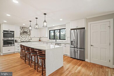 6208 Oak Hill Dr, Sykesville, MD 21784 - photo 4