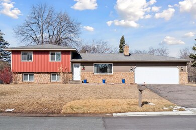 10055 Yorktown Ln N, Maple Grove, MN 55369 - photo 2