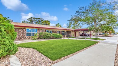 10828 La Subida Dr, El Paso, TX 79935 - photo 2