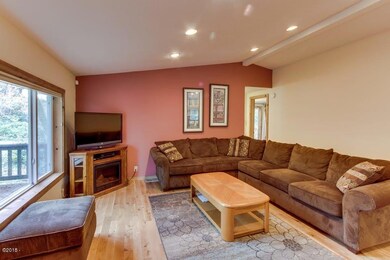 LivingRoom2