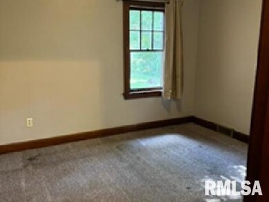 1728 E Locust St unit E, Davenport, IA 52803 - photo 7