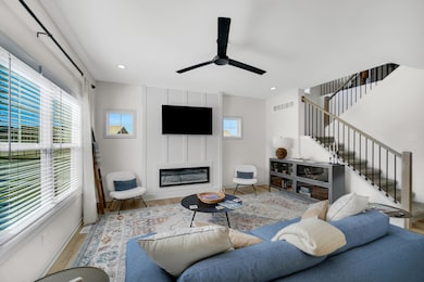 306 Holst Ln, Valparaiso, IN 46385 - photo 2