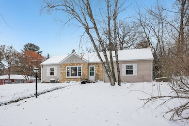 704 Spring St, River Falls, WI 54022 - photo 2