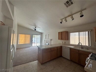 10519 Penns Creek Ct, Las Vegas, NV 89135 - photo 3