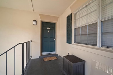 10352 Carrollwood Ln unit 195, Tampa, FL 33618 - photo 2