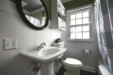 581 E Jeffrey Place, Columbus, OH 43214 - photo 7