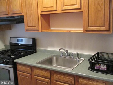 1022 Arncliffe Rd, Essex, MD 21221 - photo 7