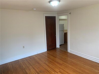 2403 W Allen St unit 3rd Fl, Allentown, PA 18104 - photo 3
