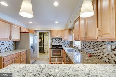 12320 Whitehall Dr, Bowie, MD 20715 - photo 4