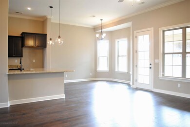 Eat-in Kitchen