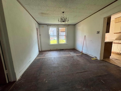 213 Liberty Ave, Clarksburg, WV 26301 - photo 4