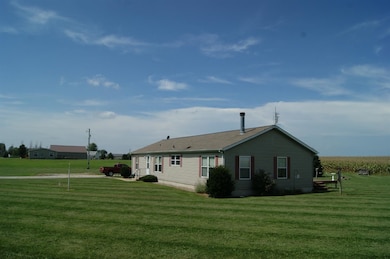 6779 E Us Highway 20, Rolling Prairie, IN 46371 - photo 4