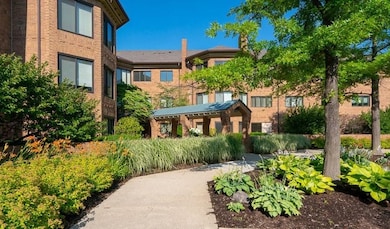 Nature Cove unit 305, Ann Arbor, MI 48104 - photo 2